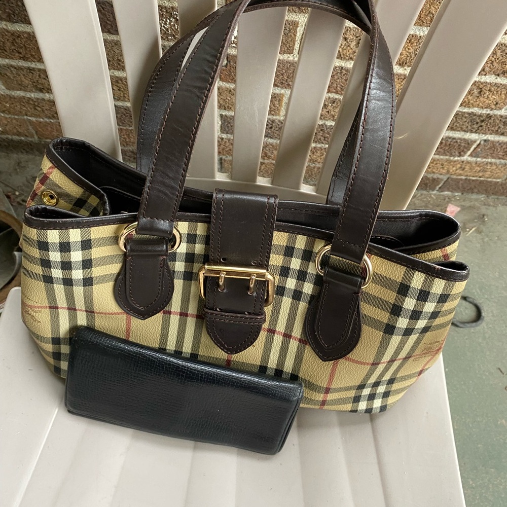 AUTH BURBERRY Dark Brown Leather Tote with Gold Accents with BURBERRY WALLET - Picture 5 of 16